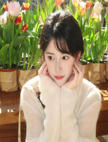 祥仔更多大片访问_埃及猫舞蹈黄颜色观看_女人脱了内衣让男人揉摸吻亲