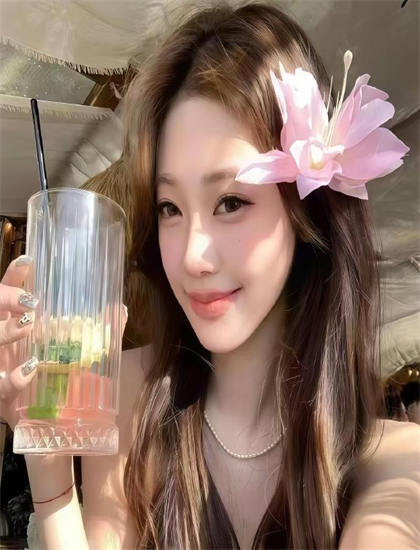 男人的天堂av_在桌下含她的花蒂和舌头H视频